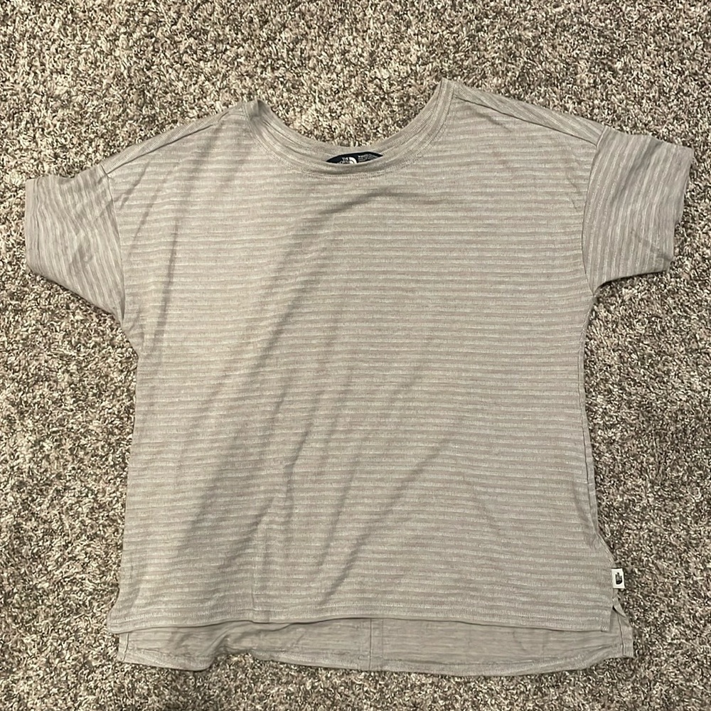 Women’s North Face Shirt.  Size Small